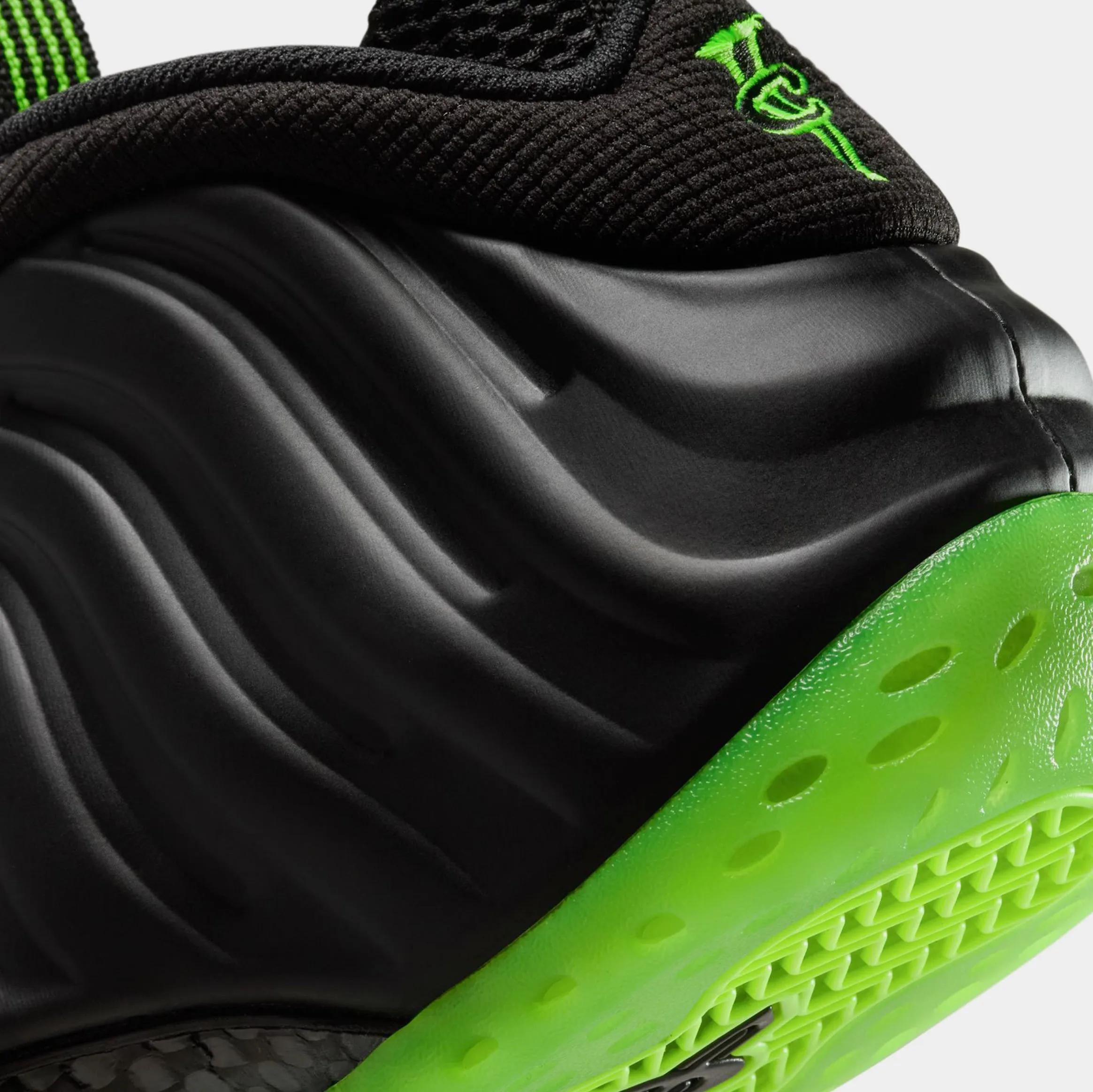 Air Foamposite One Mens Basketball Shoes (Black/Volt)