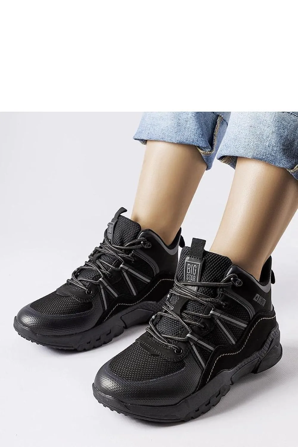 Black round toe trapper shoes