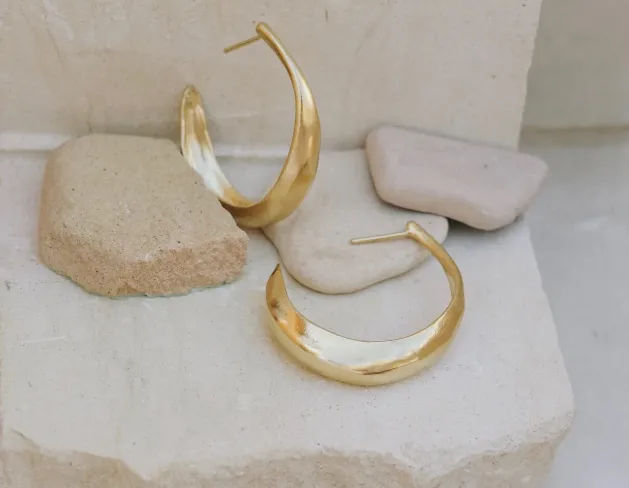 Demia Hoops
