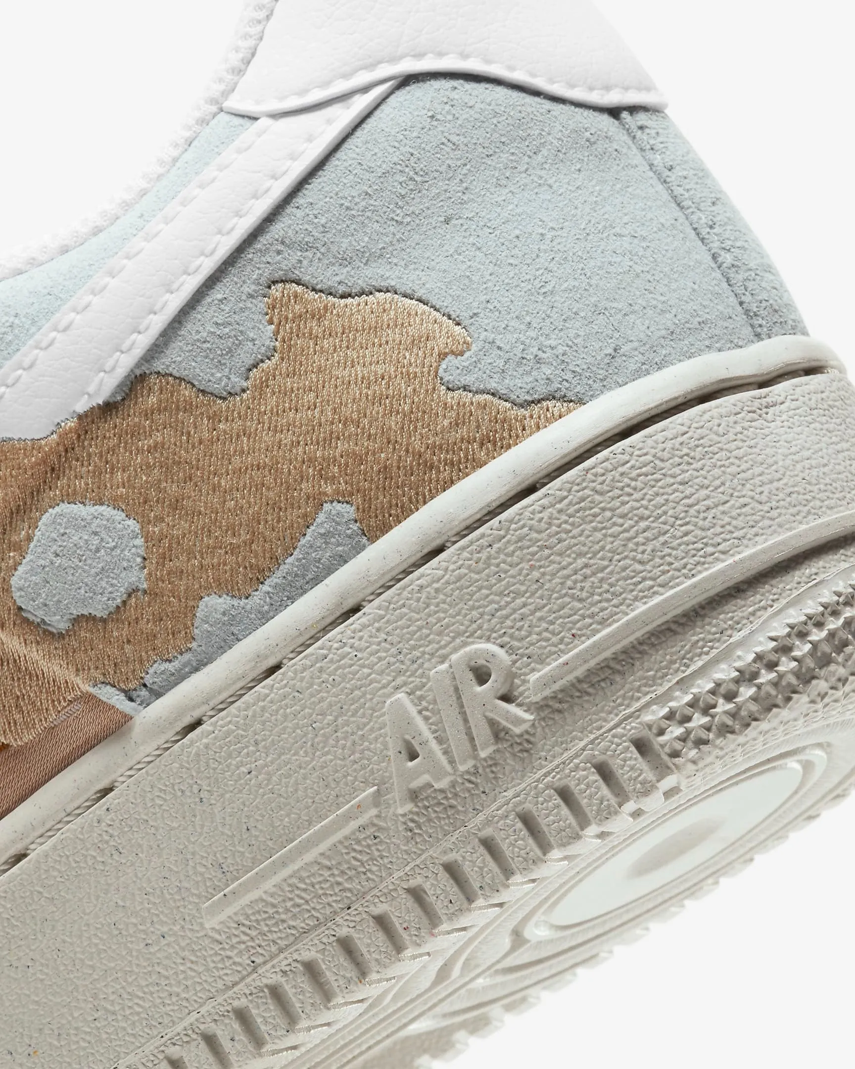 Men's Nike Air Force 1 '07 LX "Desert Camo" (Photon Dust/Team Orange/Grain)(DD1175-001)