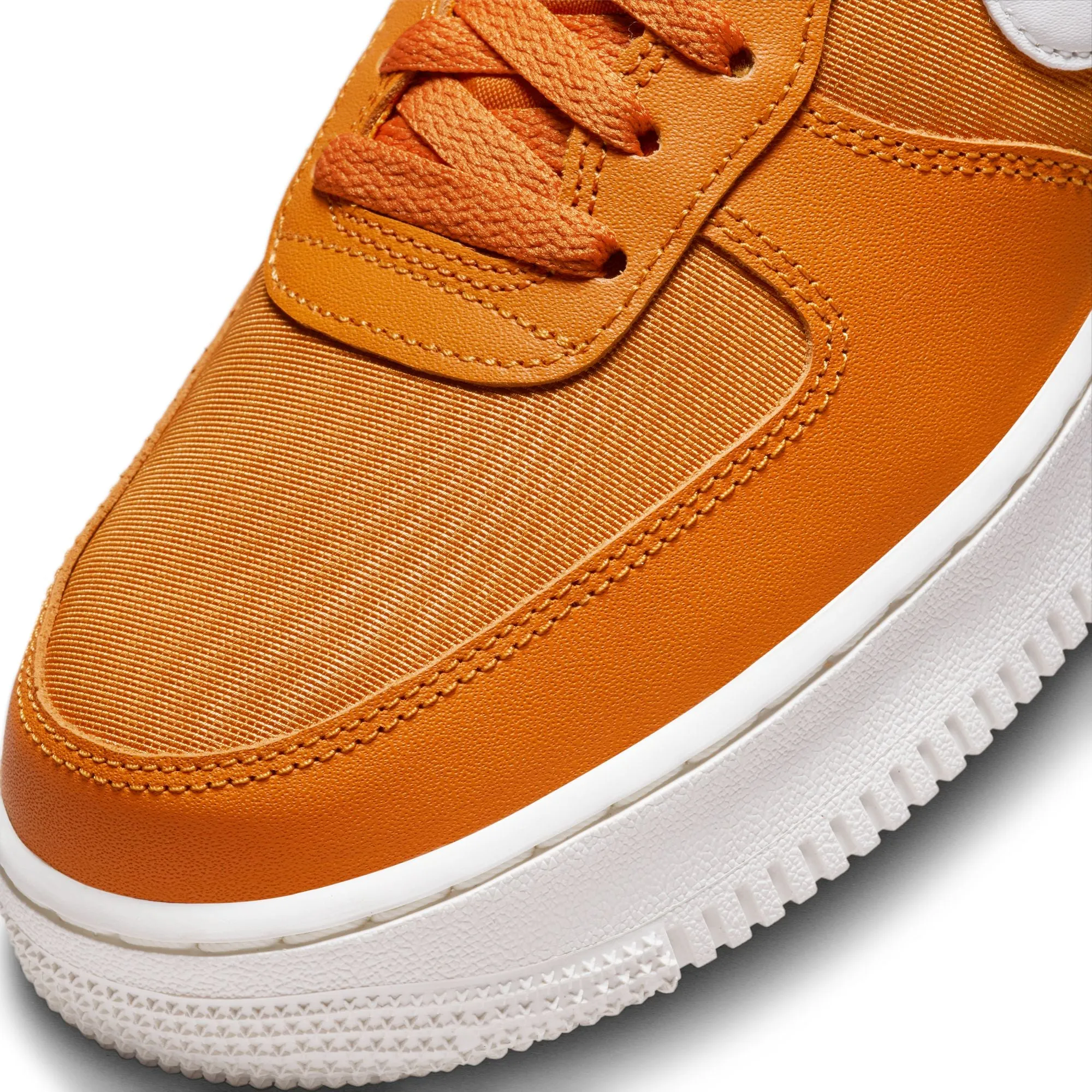 Nike - Air Force 1 '07 LV8
