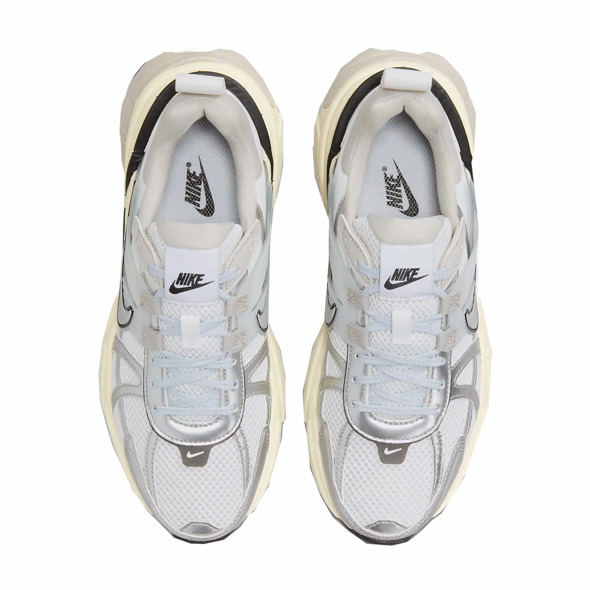Nike Unisex V2K Run (Summit White/Metallic Silver)
