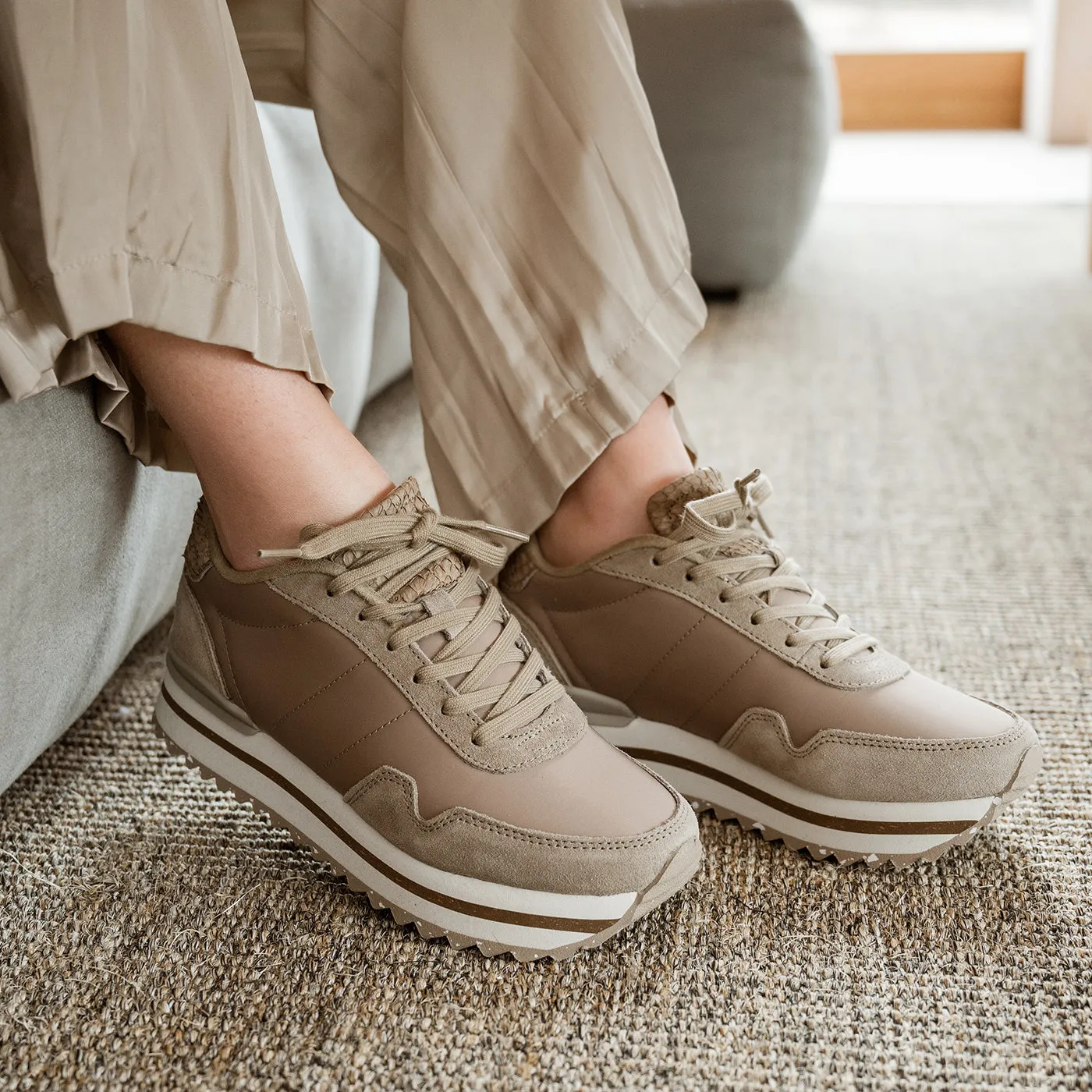 Nora III Leather Plateau - Silver Mink