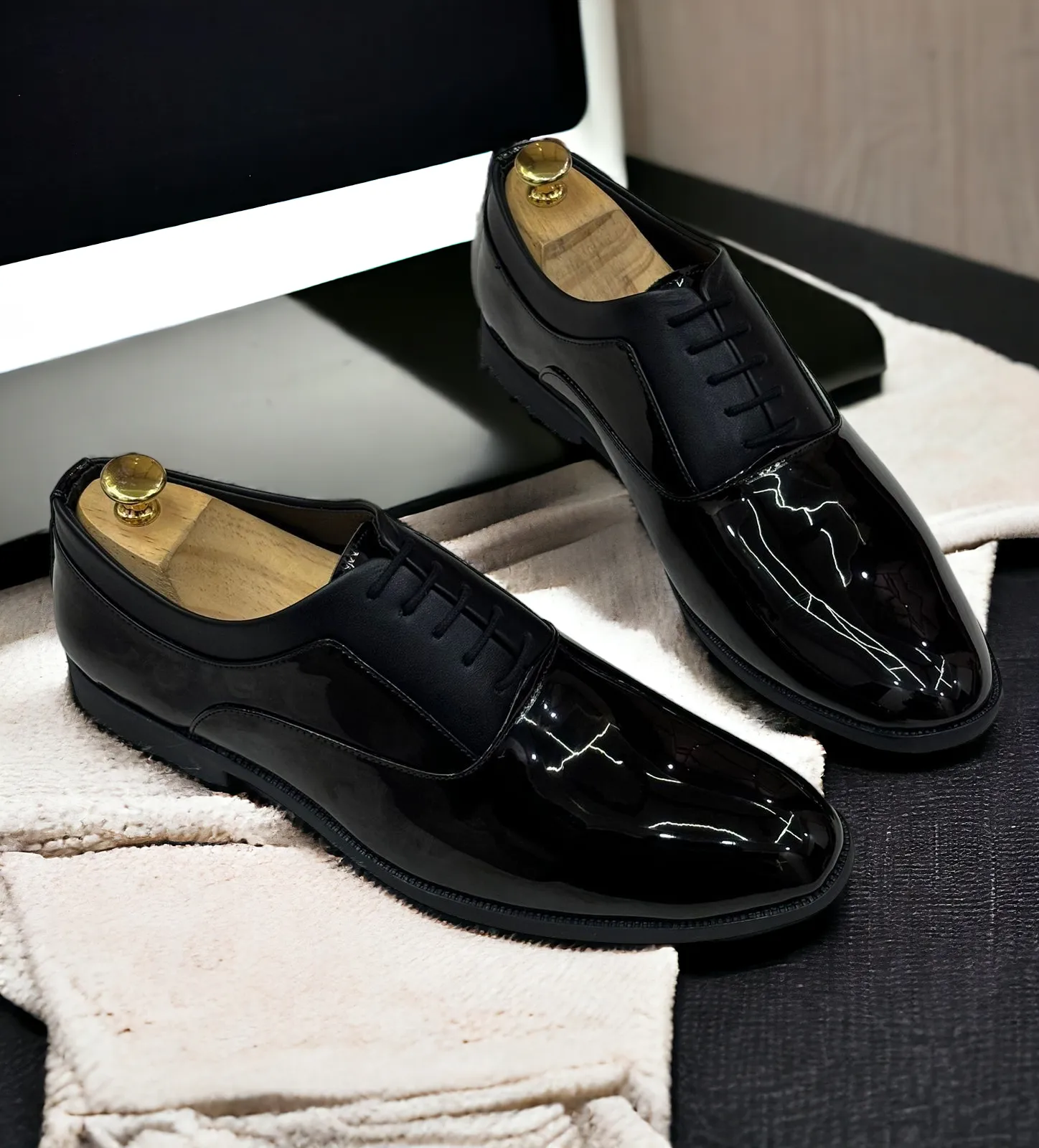Shiny Oxford Lace-up Shoes Formal Style from Business to Black-Tie